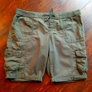 Army Green Cargo Shorts for Women in excellent condition